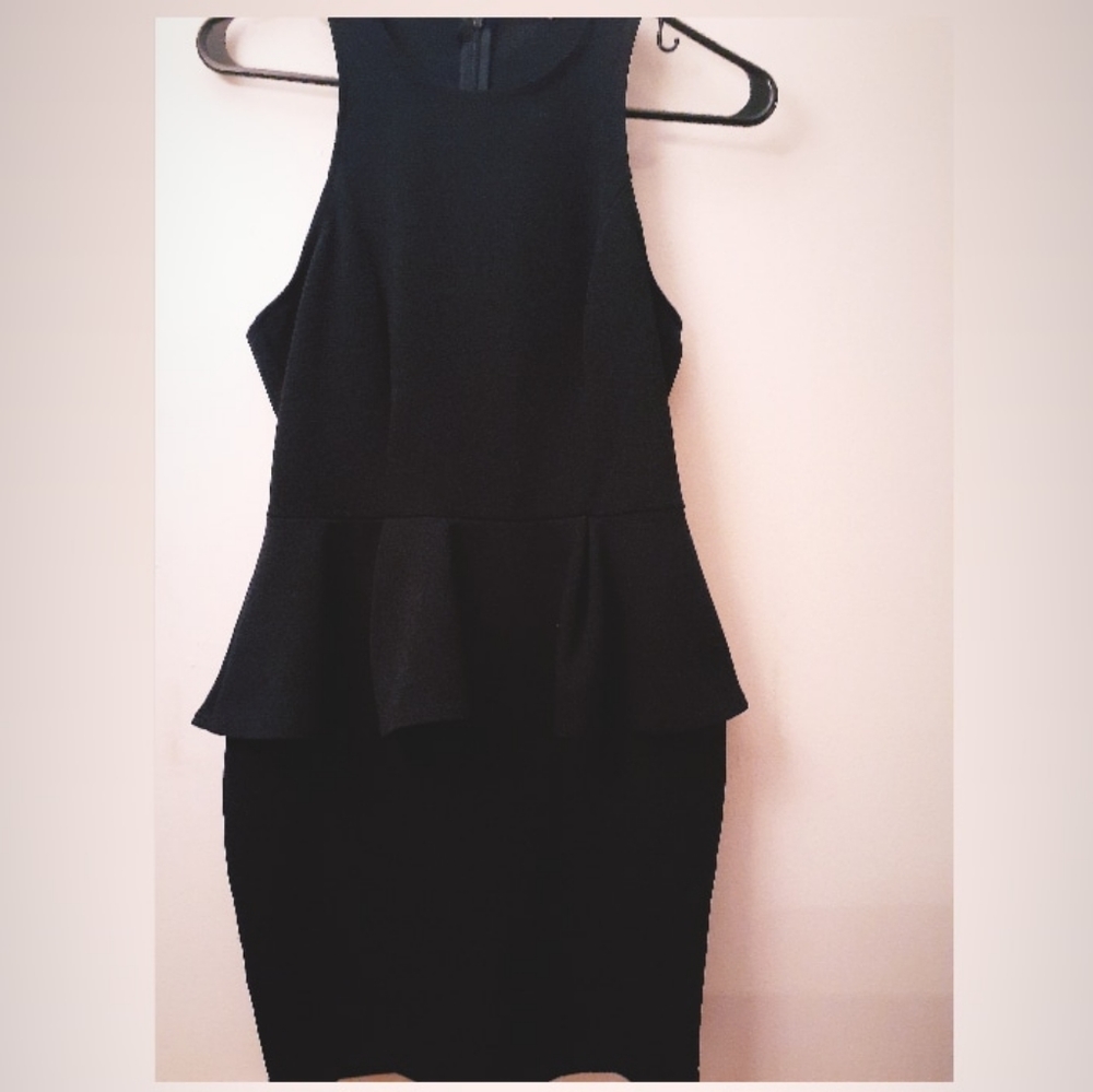 ☆Black Cocktail Dress w. Ruffle (SM)